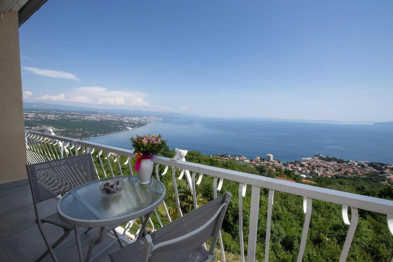 Apartment Bela Vista 4 Rustikales Appartement Volosko Croatia